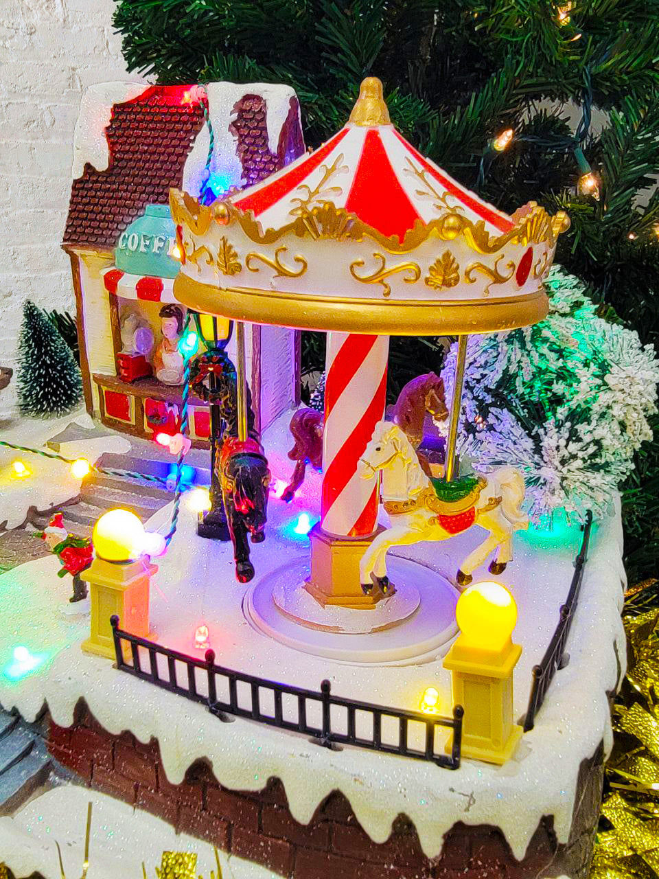 Christmas Village House F07M4-19-H508