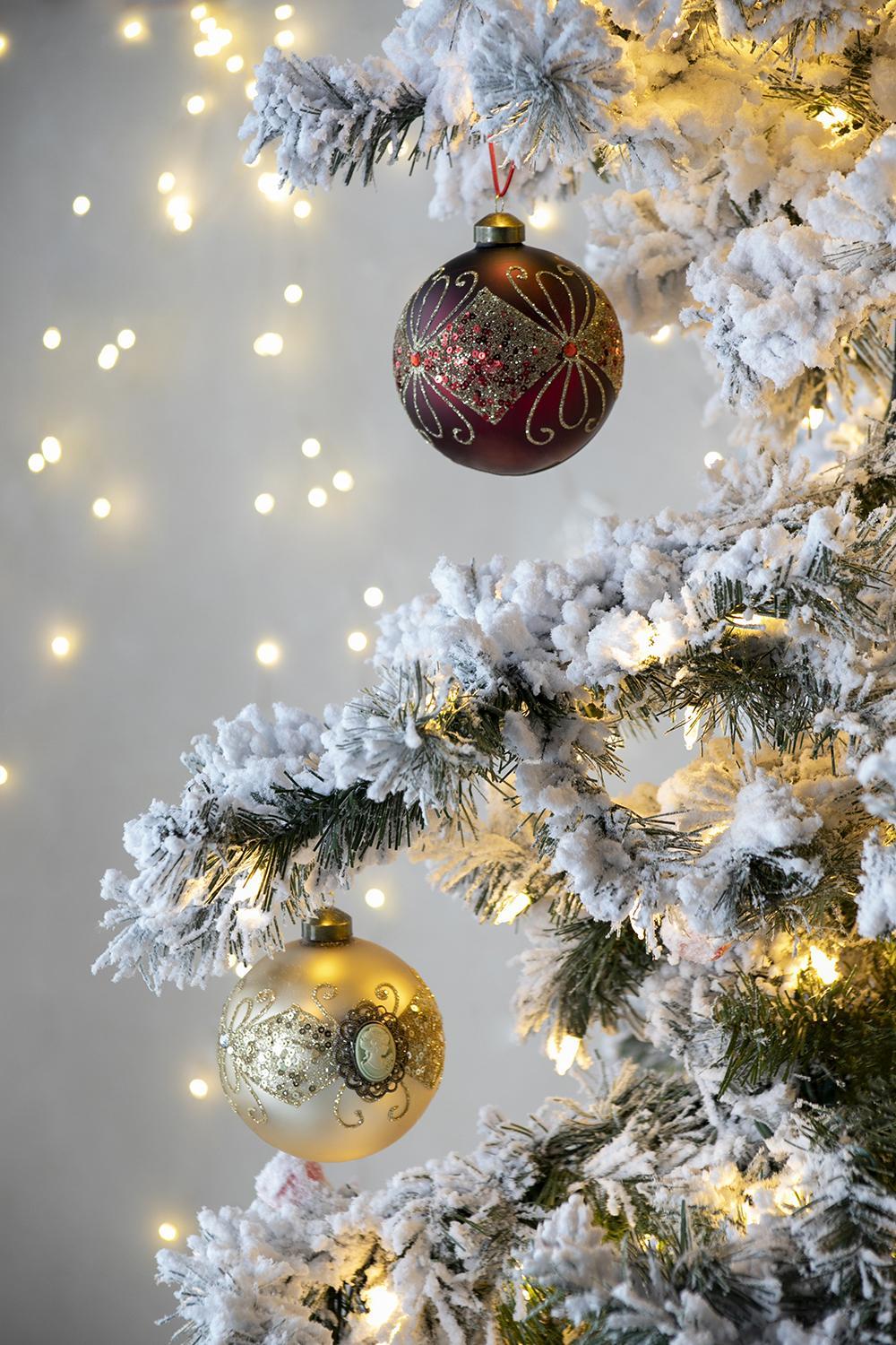 Decorative Glass Christmas Ball Ornaments Set with Hanging String – Gold or Red