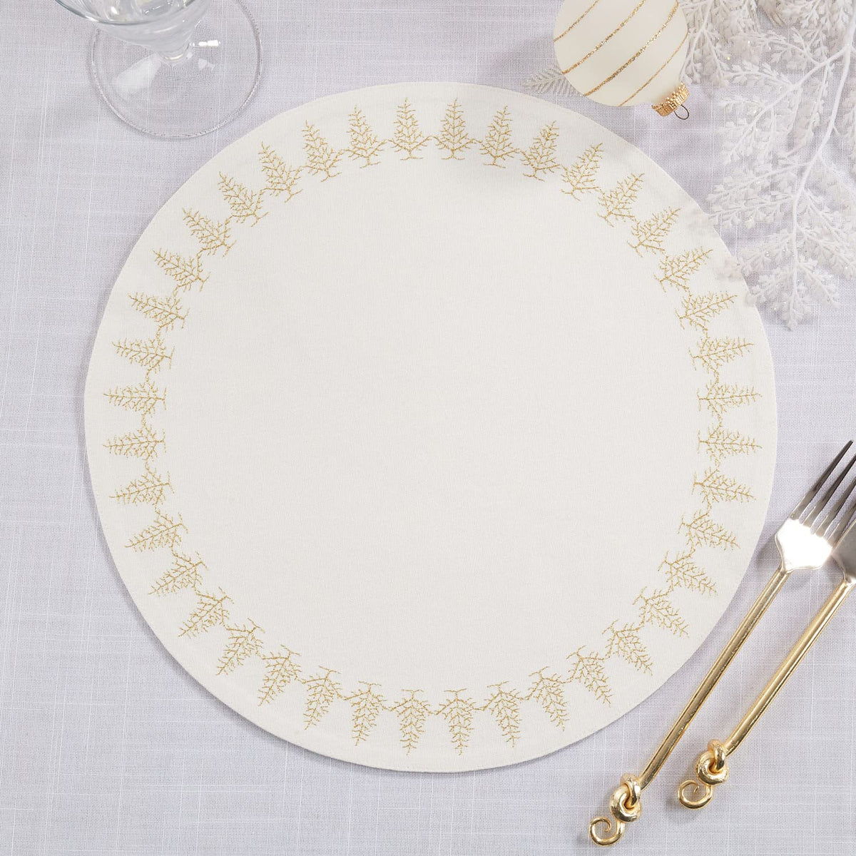 Fennco Styles Christmas Collection Embroidered Design Placemats 14" Round, Set of 4 - Festive Table Mats for Christmas, Winter Holidays, Home Décor, Banquet, Family Gathering, Special Occasion