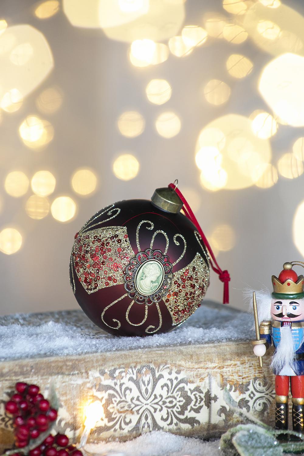 Decorative Glass Christmas Ball Ornaments Set with Hanging String – Gold or Red