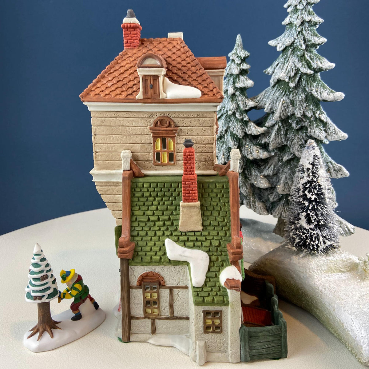 Illuminated Christmas Village Green Gate Cottage. Dickens' Village. Limited Edition. Seasonal Home Retail Decor. Night Light.