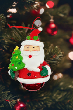Christmas Ornament - Glossy Gingerbread Santa. Wizardi Festive Decoration F07-N2-14-E2504A