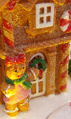 Gingerbread House. Christmas Village Wizardi F07-N1-13-2705A