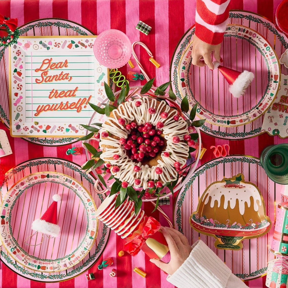 Holiday Holly Placemats (10 Count)