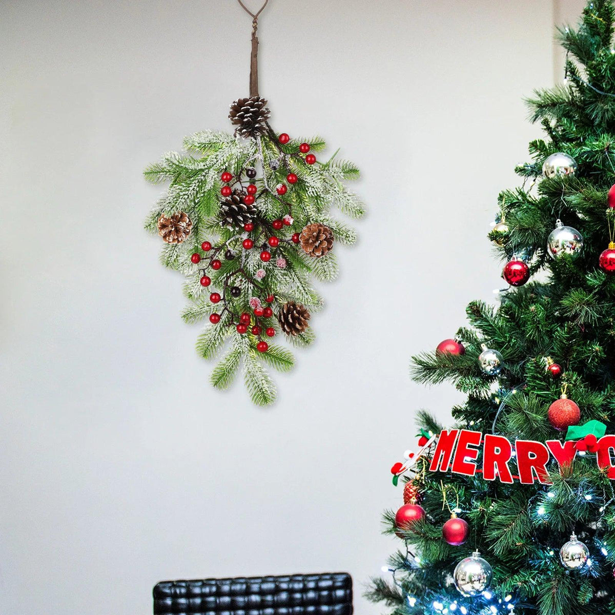 Pinecone & Berry Christmas Hanging Swag, 35 × 55 cm