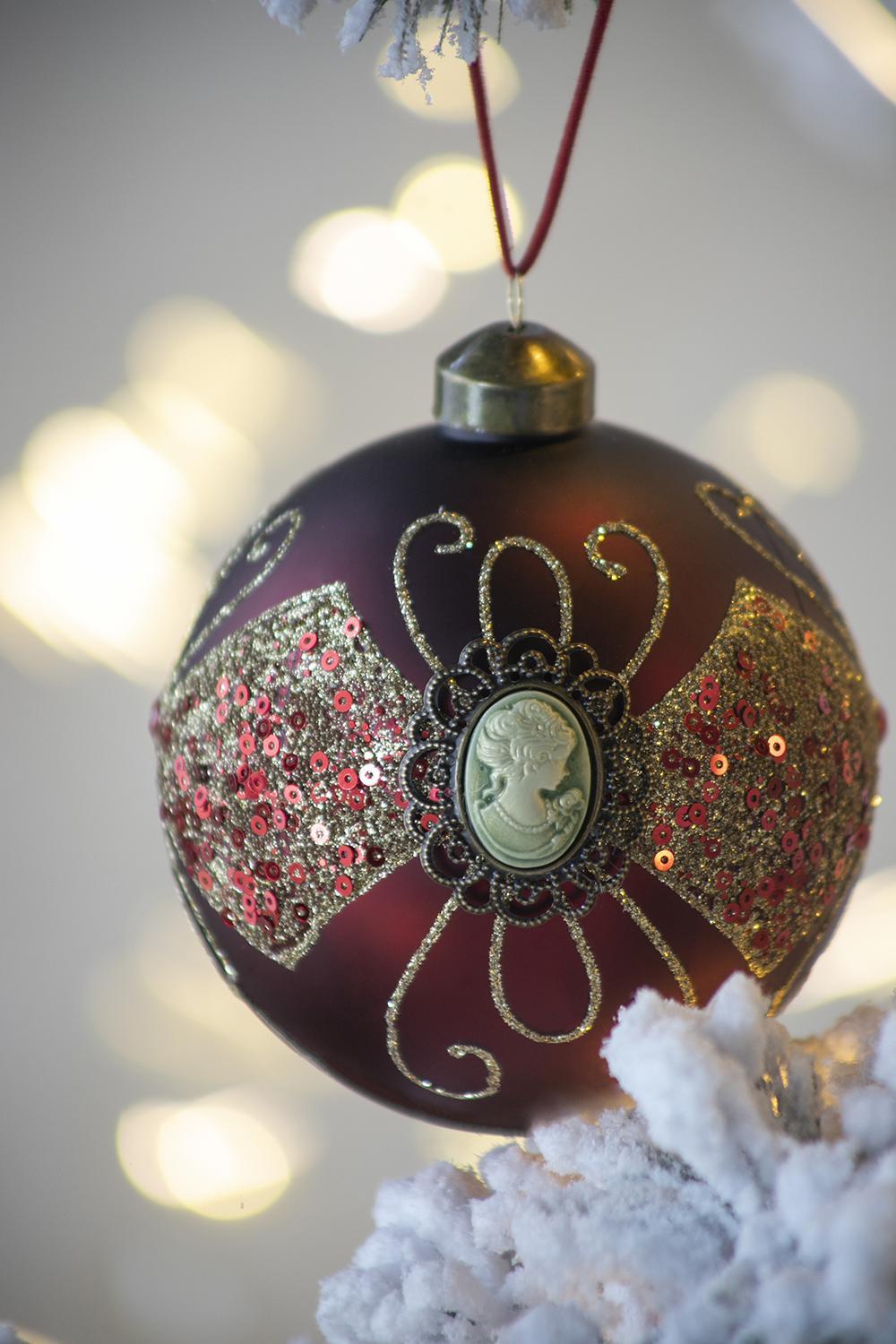 Decorative Glass Christmas Ball Ornaments Set with Hanging String – Gold or Red