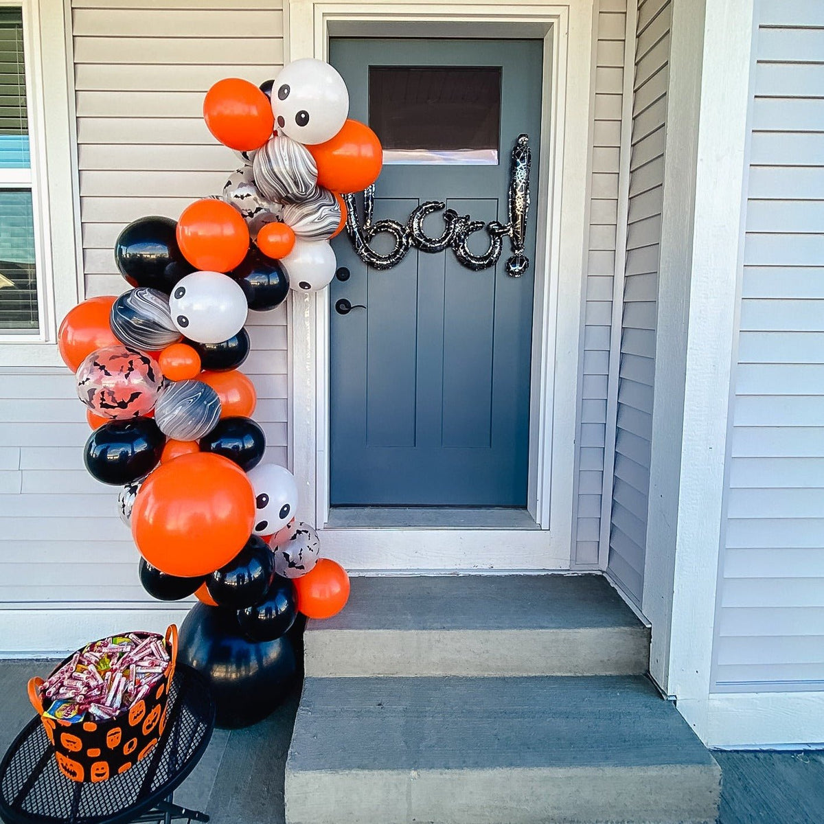 Classic Halloween Balloon Garland Kit– Black, Orange, Ghost & Bats