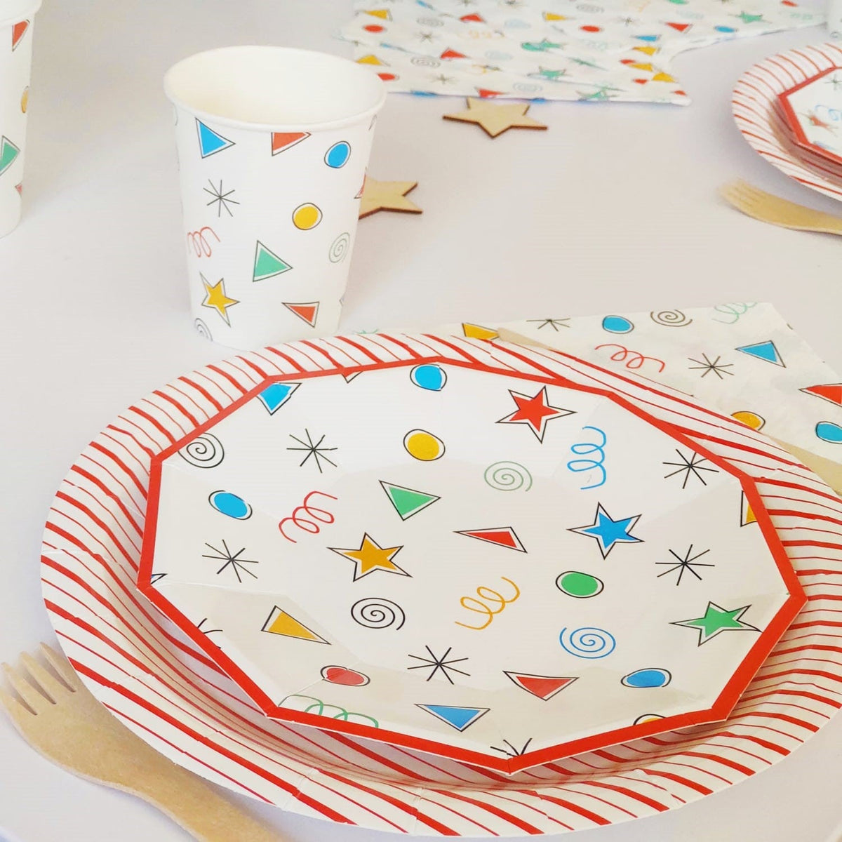 Happy Colors Small Plates 7" (Set of 8) – Colorful Kids Birthday Party Supplies