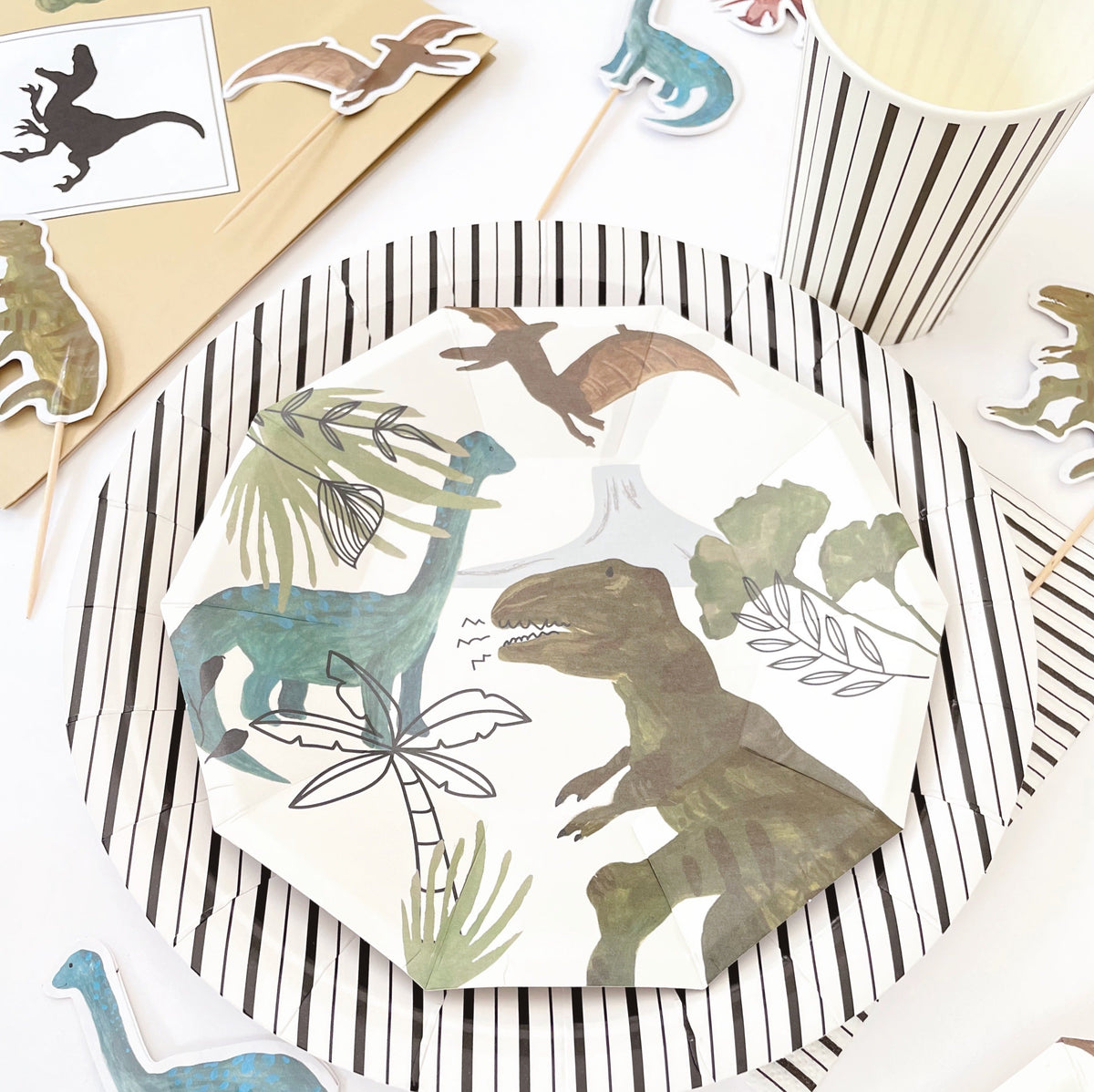 Dinosaur Small Plates 7" (Set of 8) – Dino Birthday Party Supplies