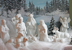 Dept. 56 Christmas Figurine: Illuminated Porcelain Family Tradition Night Light