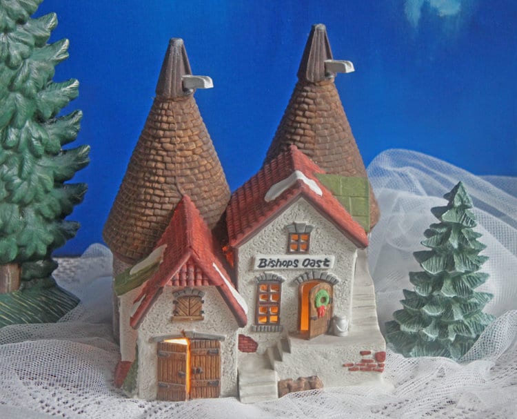 Bishop Oast House Christmas Village Department 56