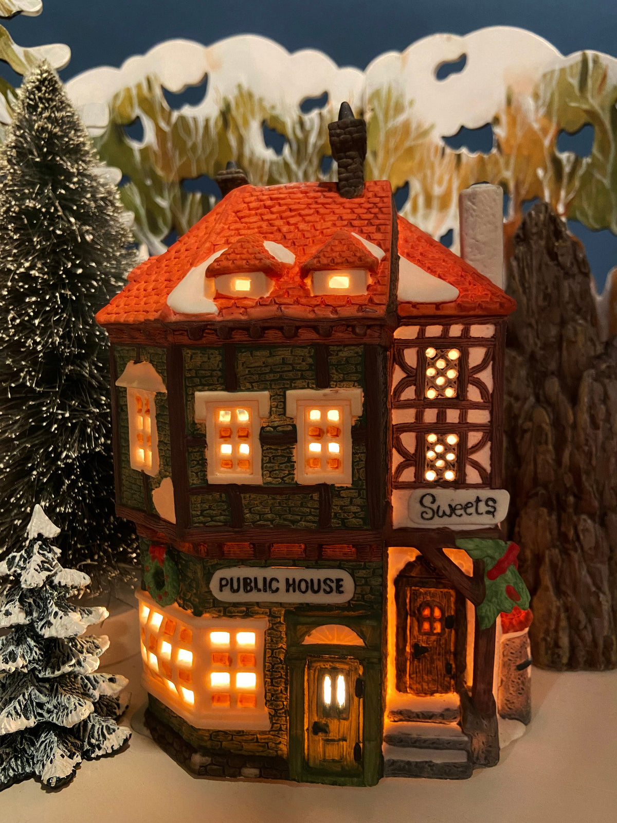 Christmas Village House. Illuminated Public House. Sweets. Dickens Village Series. Made in Taiwan. Christmas Village/Diorama.