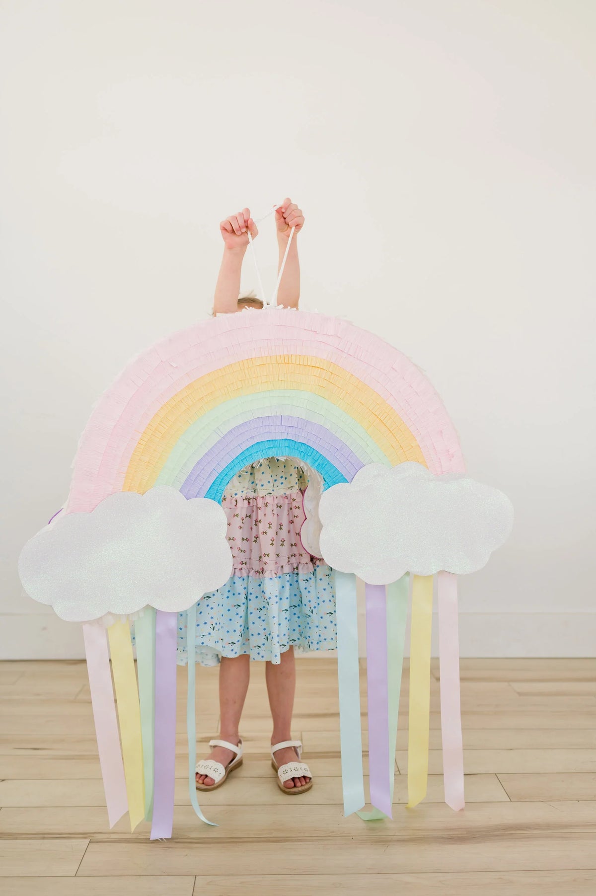 🌈Vibrant Rainbow Party Piñata - Colorful & Fun - Ideal for Birthdays and Joyful Events