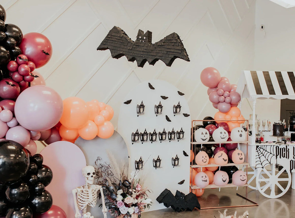 🦇 Freakin’ Bats Piñata – Handmade Halloween Party Decoration & Candy Holder