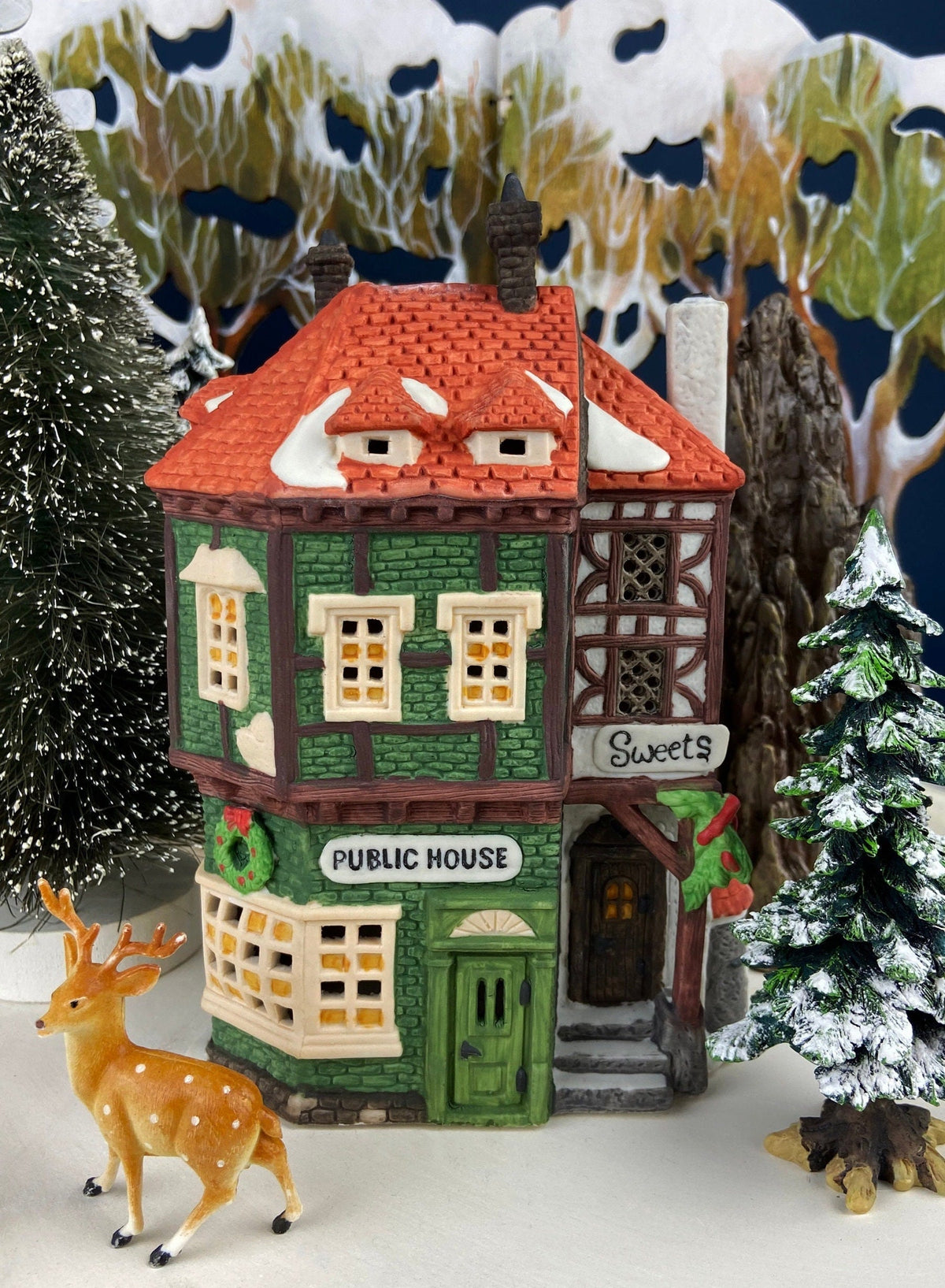 Christmas Village House. Illuminated Public House. Sweets. Dickens Village Series. Made in Taiwan. Christmas Village/Diorama.