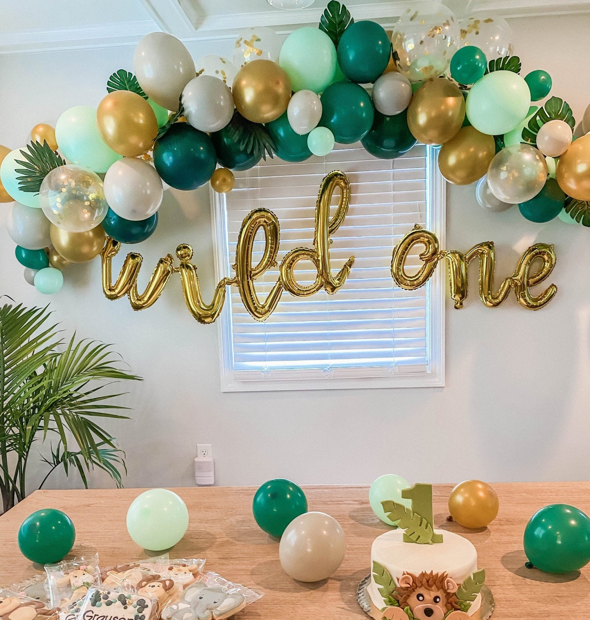 Premium Leaf Green Latex Balloon Packs (5", 11”, 16”, 24”, and 36”)