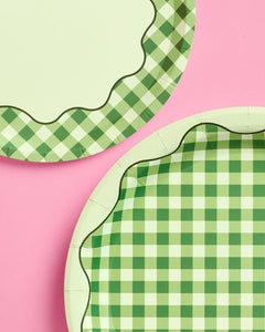 Christmas Cottage Plates Set - 32 paper plates, 2 sizes