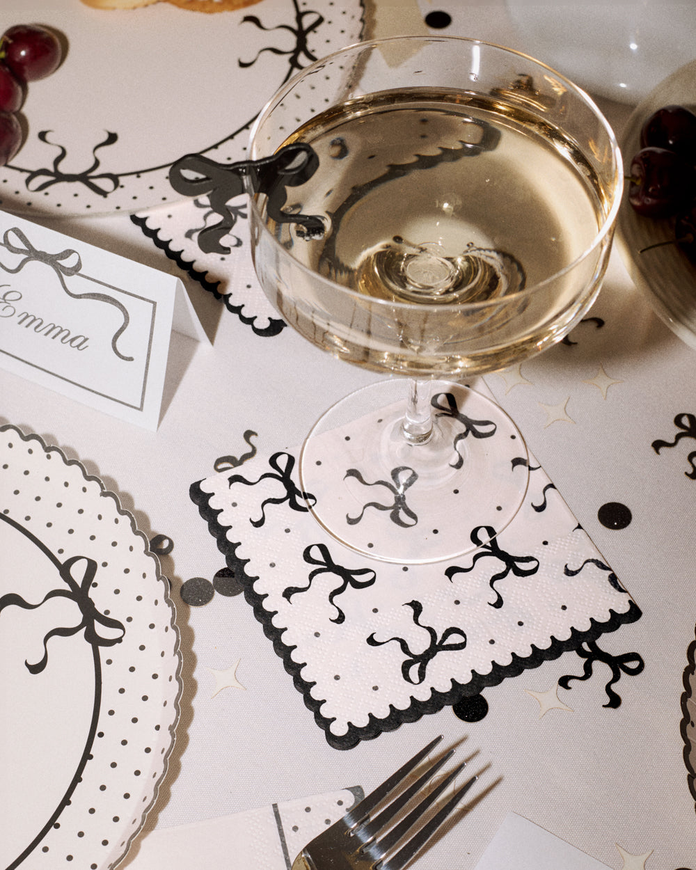 Little Black Bow Napkins - 24 paper napkins