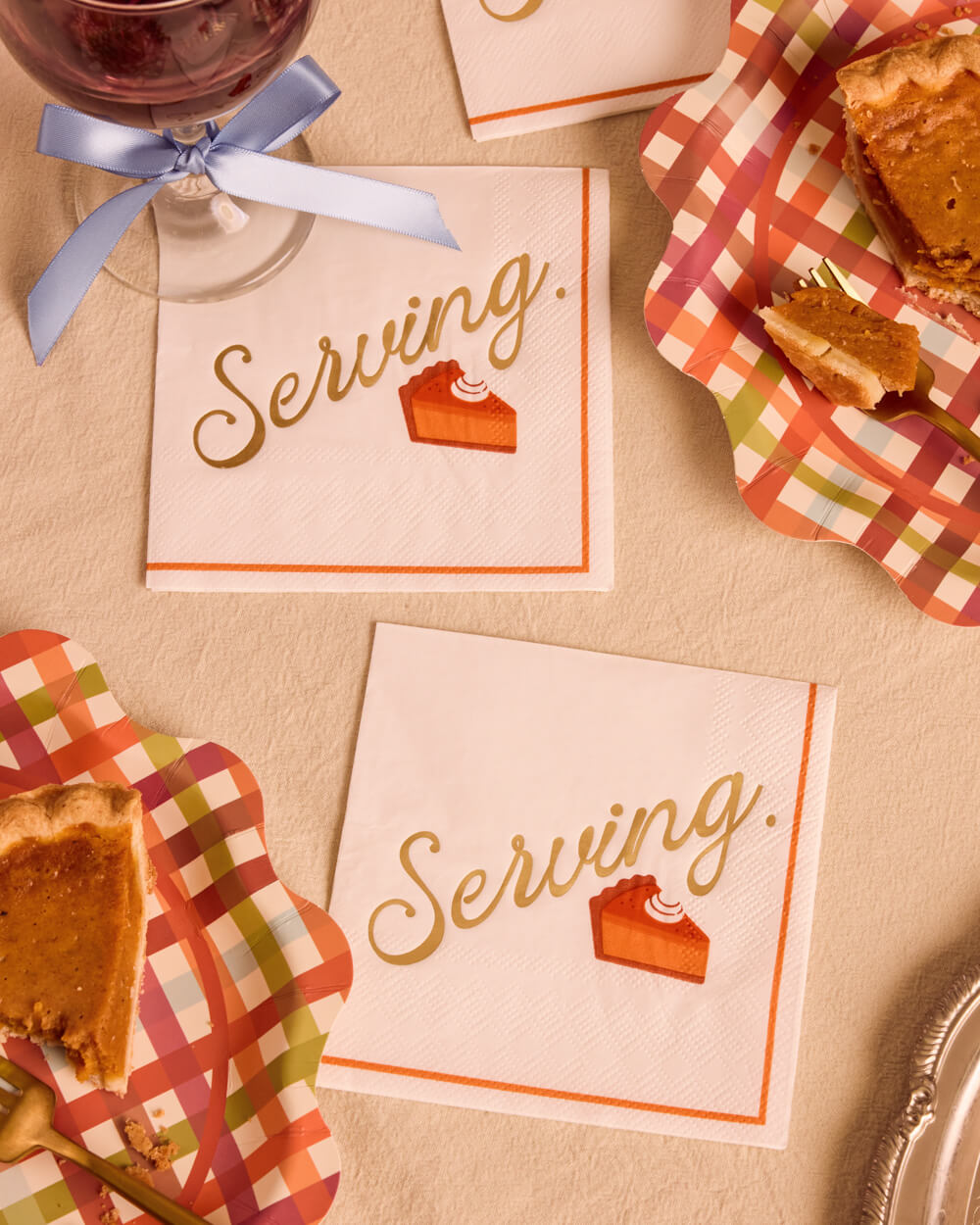 Serving Pie Napkins - 25 gold foil paper napkins