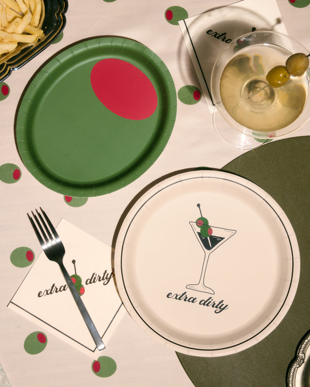 Extra Dirty Plate Set - 32 paper plates, 2 sizes